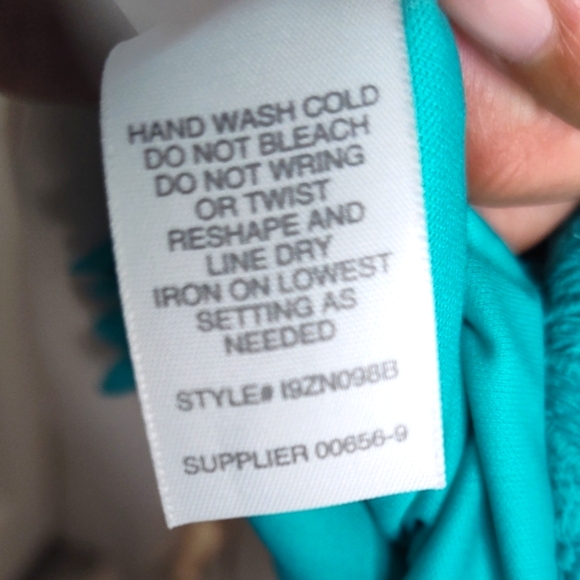 Elegant Teal Lace Dress - Picture 12 of 12